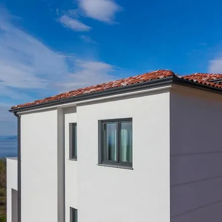 Flora Apartman *